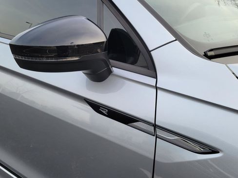 Certified 2024 Volkswagen Tiguan SE R-Line image 14