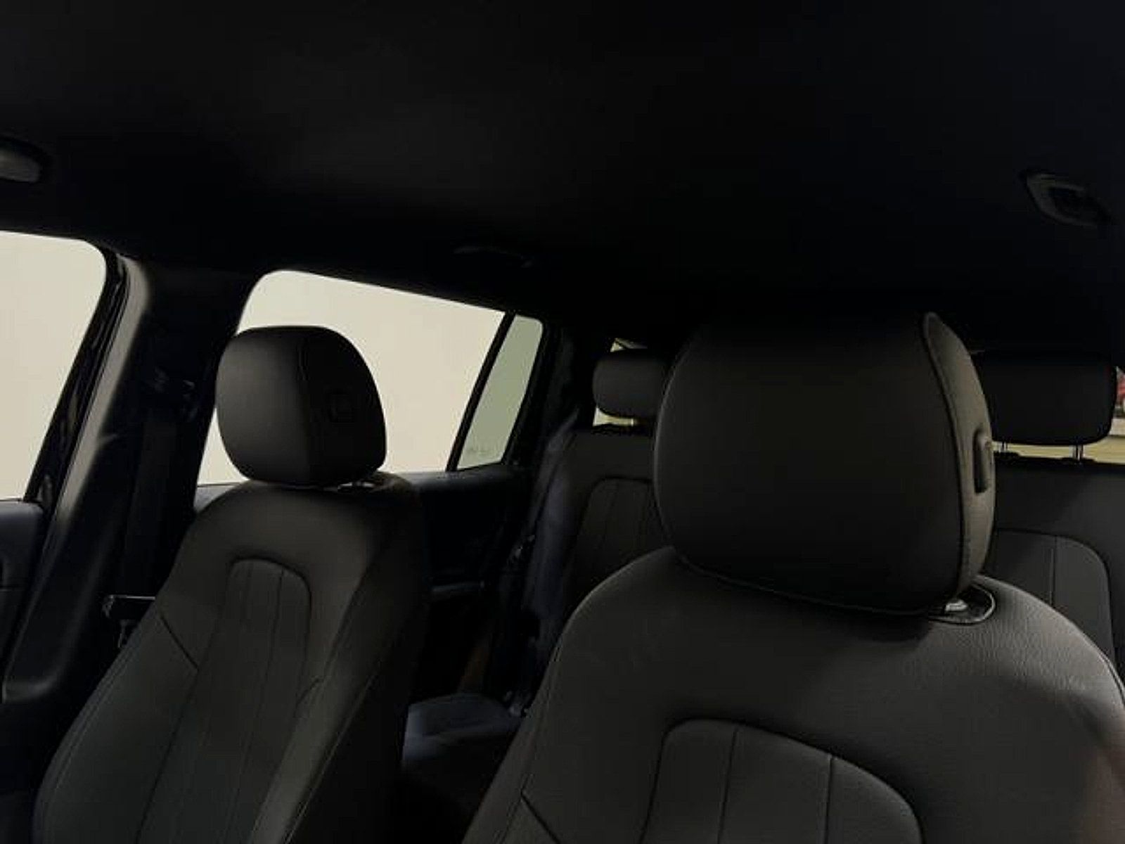 Used 2025 Mercedes-Benz GLB 250 image 7