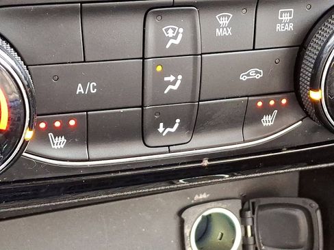 Used 2025 Buick Encore GX Sport Touring w/ Comfort Package image 19