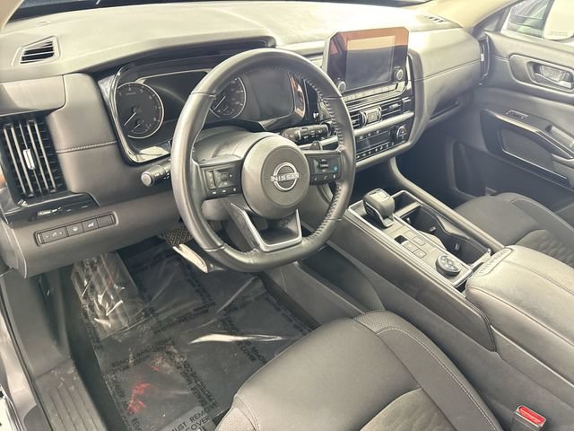 Used 2025 Nissan Pathfinder SV AWD/4WD image 24