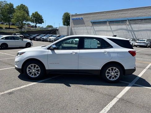 Used 2019 Chevrolet Equinox LS FWD image 2