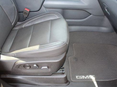 Used 2022 GMC Yukon Denali AWD/4WD image 18