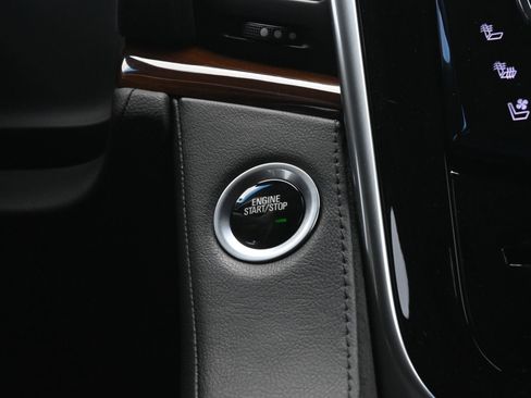 Used 2020 Cadillac Escalade Luxury AWD/4WD image 15