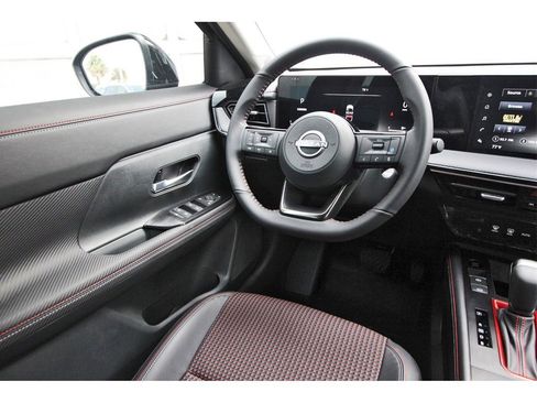 New 2025 Nissan Kicks SR image 8