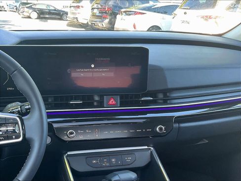 Used 2026 Kia Carnival SX Prestige image 8