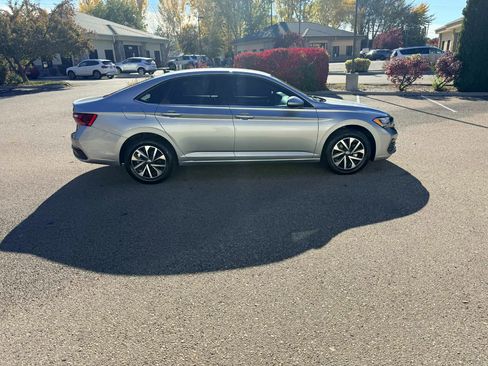 Used 2022 Volkswagen Jetta S image 6