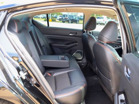 Used 2023 Nissan Altima 2.5 SR FWD image 10