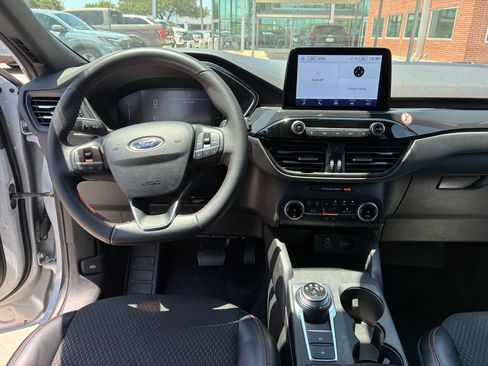 Used 2025 Ford Escape ST-Line FWD image 4