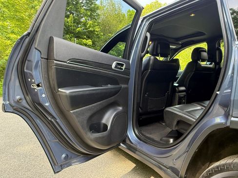 Used 2020 Jeep Grand Cherokee Limited AWD/4WD image 18