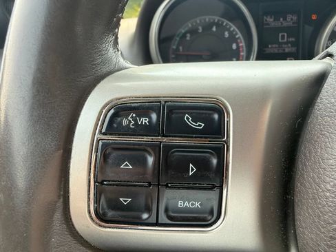 Used 2011 Jeep Grand Cherokee Laredo AWD/4WD image 20