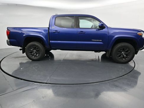 Used 2022 Toyota Tacoma SR5 AWD/4WD image 9