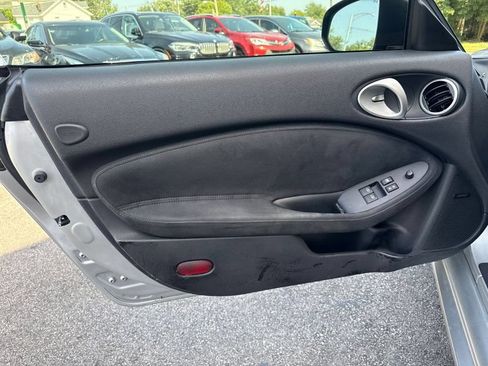 Used 2010 Nissan 370Z Touring RWD image 14