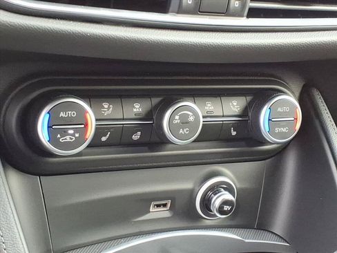 New 2025 Alfa Romeo Stelvio Sprint w/ Convenience Package AWD/4WD image 10