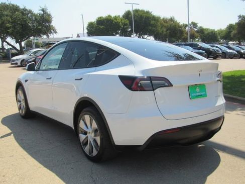 Used 2023 Tesla Model Y Long Range image 9