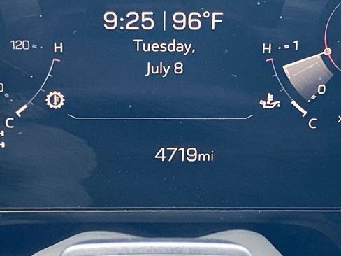 Used 2025 GMC Yukon AT4 Ultimate image 8