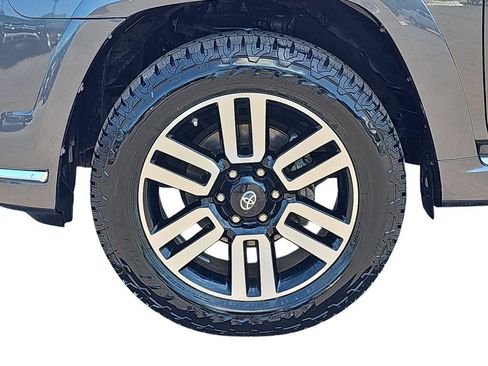 Used 2017 Toyota 4Runner Limited AWD/4WD image 31