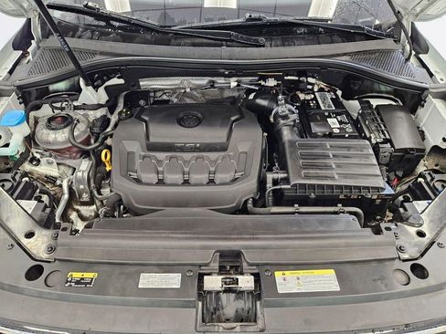 Used 2023 Volkswagen Tiguan SE R-Line AWD/4WD image 32