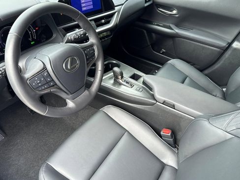Certified 2025 Lexus UX 300h FWD image 4