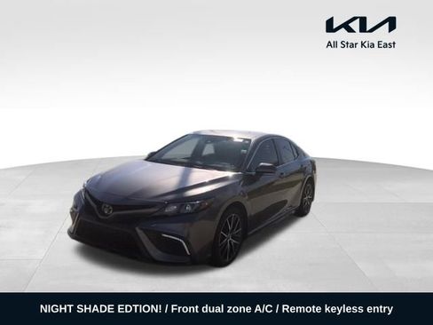 Used 2023 Toyota Camry SE image 1