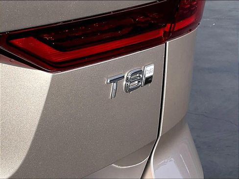 New 2026 Volvo XC60 T8 Plus w/ Protection Package Premier image 26