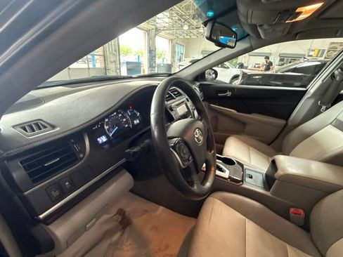 Used 2013 Toyota Camry XLE w/ Leather Pkg FWD image 10