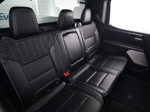 Used 2024 GMC Sierra EV Denali AWD/4WD image 5