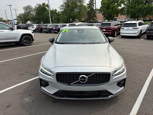 Used 2024 Volvo S60 B5 Core FWD image 5