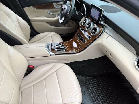Used 2015 Mercedes-Benz C 300 4MATIC Sedan image 9