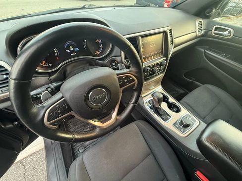 Used 2017 Jeep Grand Cherokee Laredo w/ Quick Order Package 23E image 13