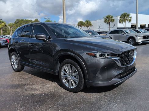 Used 2022 MAZDA CX-5 Signature AWD/4WD image 2