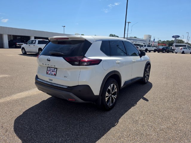Used 2021 Nissan Rogue SV FWD image 3