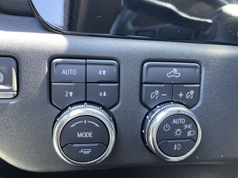 Used 2025 GMC Sierra 1500 Elevation AWD/4WD image 18