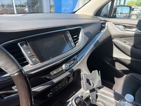 Used 2021 Buick Enclave Avenir w/ Avenir Technology Package AWD/4WD image 9