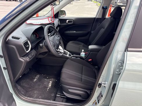 Used 2026 Hyundai Venue SEL FWD image 10