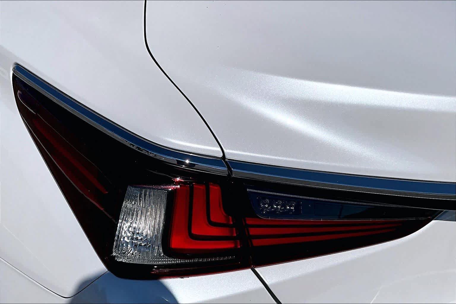 Used 2019 Lexus ES 350 w/ Premium Package FWD image 28