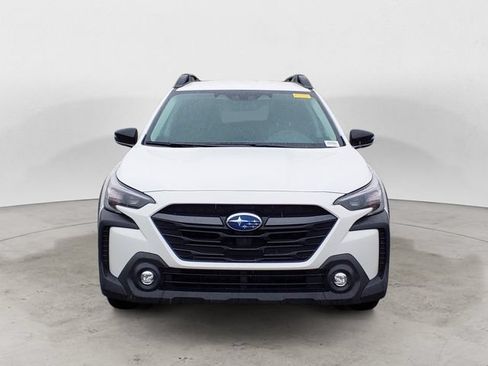 Used 2025 Subaru Outback Premium AWD/4WD image 2