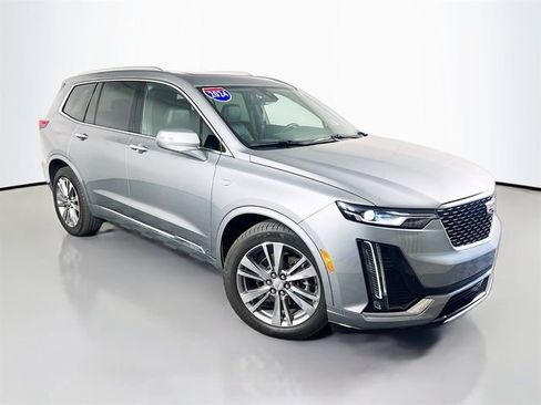 Used 2024 Cadillac XT6 Premium Luxury image 2