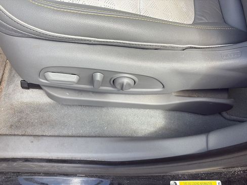 Used 2022 Chevrolet Bolt EUV Premier w/ Sun & Sound Package image 10