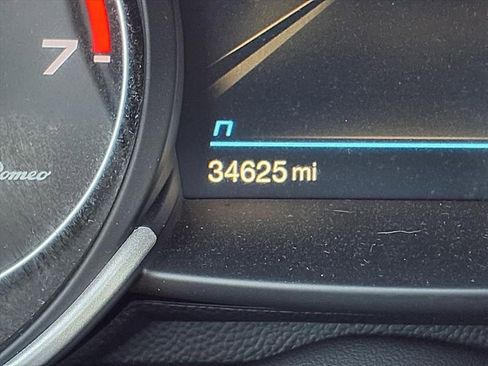 Used 2022 Alfa Romeo Giulia Ti image 35