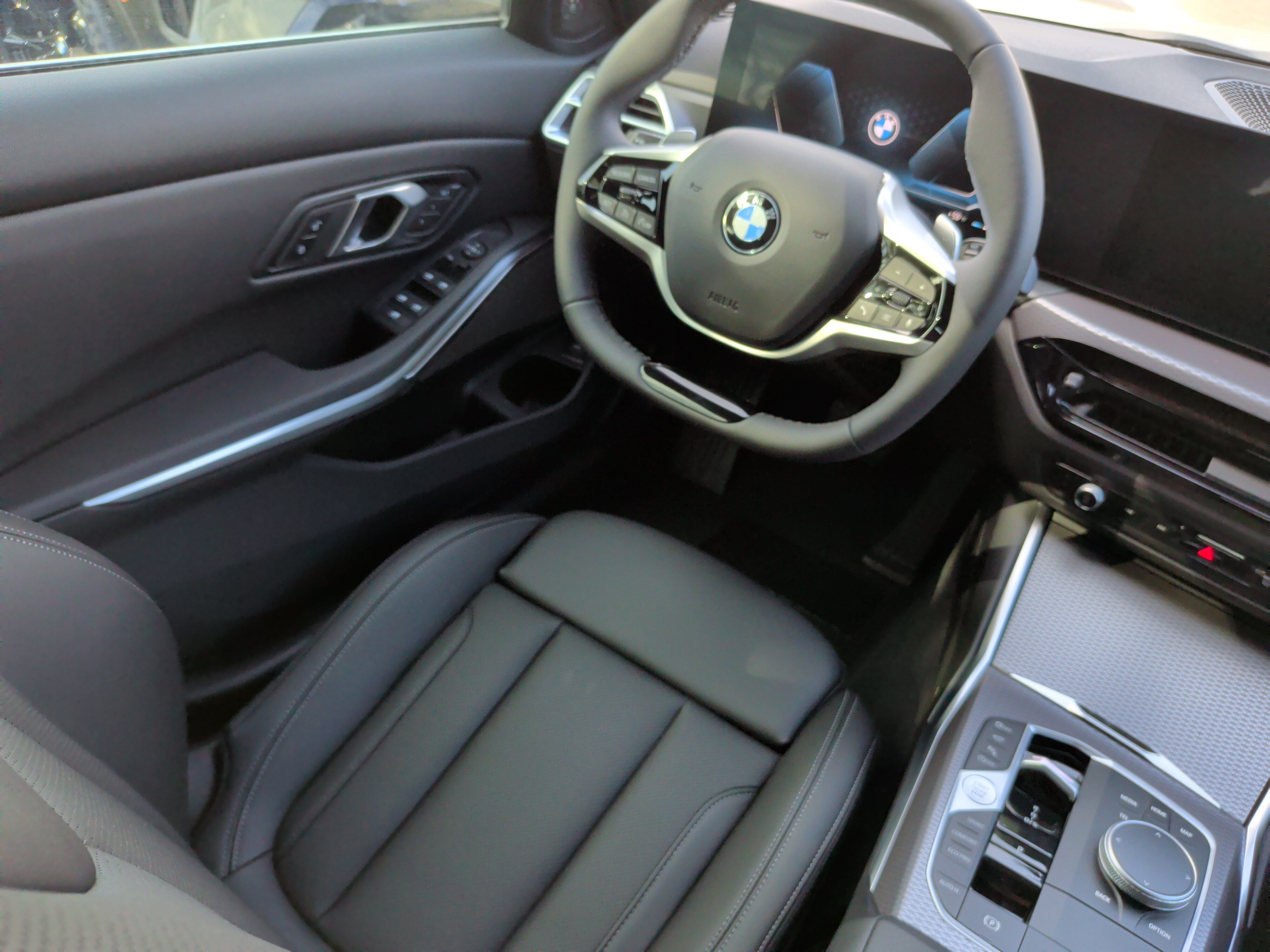 Certified 2026 BMW 330i Sedan w/ Convenience Package RWD image 35