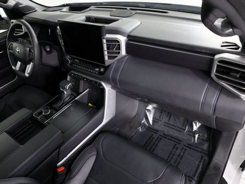 Used 2025 Toyota Sequoia Platinum image 41