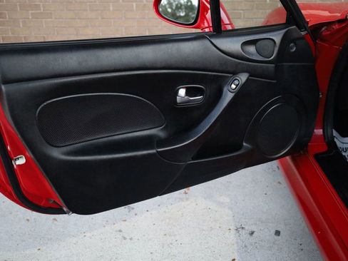 Used 2005 MAZDA MX-5 Miata w/ Convenience Pkg image 14