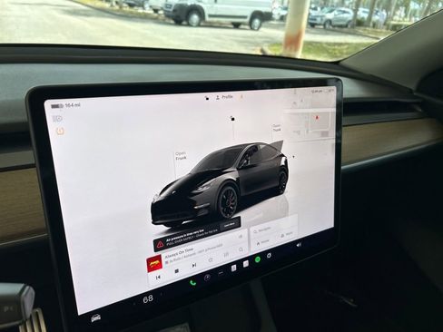 Used 2022 Tesla Model Y Performance image 7