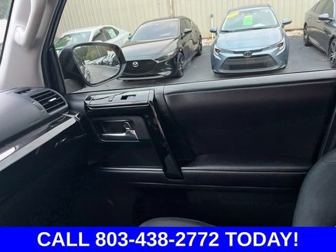 Used 2017 Toyota 4Runner SR5 AWD/4WD image 28