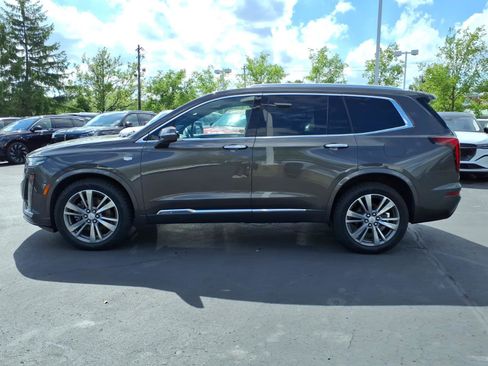 Used 2020 Cadillac XT6 Premium Luxury AWD/4WD image 4