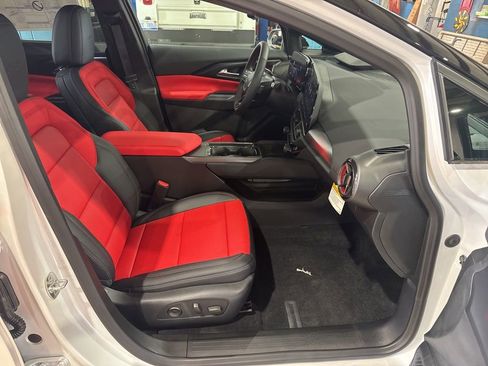 New 2025 Chevrolet Equinox EV RS w/ Convenience Package II image 33