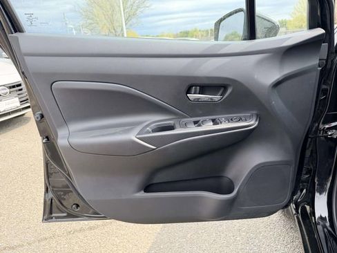 New 2025 Nissan Versa SV w/ Trunk Package FWD image 14
