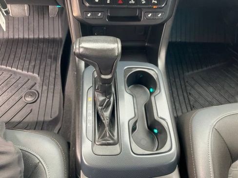 Used 2020 Chevrolet Colorado Z71 AWD/4WD image 19