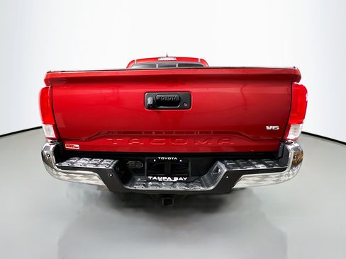 Used 2017 Toyota Tacoma SR5 w/ Tow Package image 6