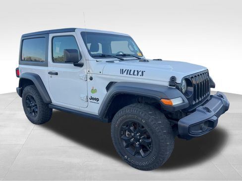 Used 2022 Jeep Wrangler Sport AWD/4WD image 3
